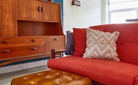 Binks - Seafront 1 Bed First Floor Apartment